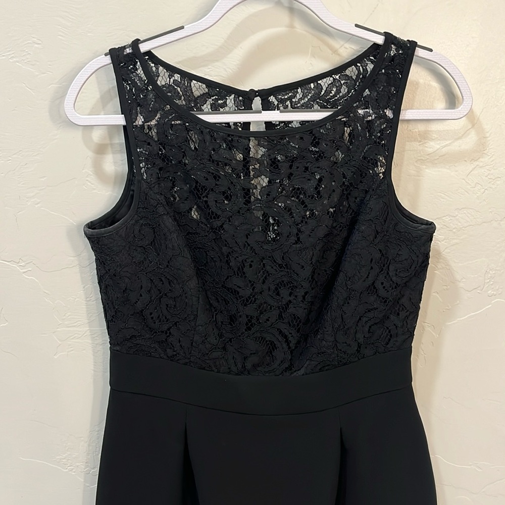 EUC White House Black Market Dress
